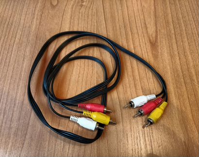 Кабель 2 RCA аудио + 1 RCA видео
