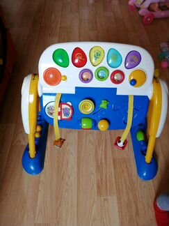 Развивающий гимнастический столик Chicco 3 в 1