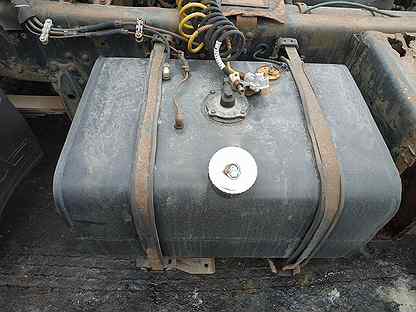 Размеры топливного бака маз 500л. Бак мочевины маз 6430. Топливный бак 700 л маз-5440. Бак топливный маз 5335-1101010-01. 5550b2 маз бак топливный.