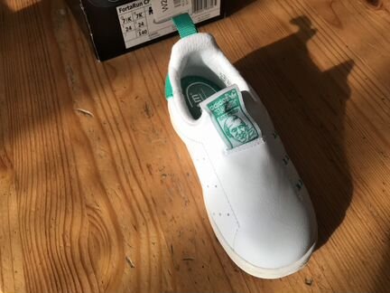 Кроссовки Adidas 24 размер Новые