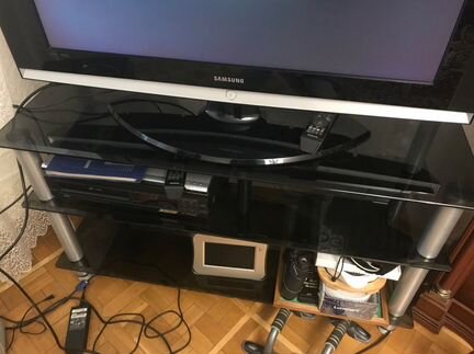 Тумба стеклянная под телевизор