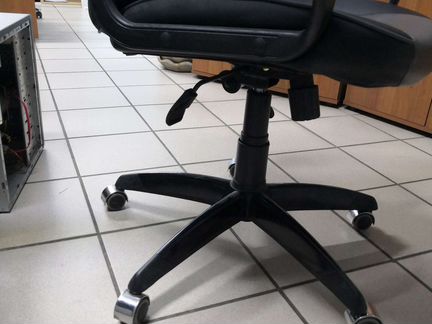 Компьютерное кресло