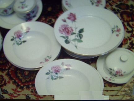Сервиз столовый «Ветка розы»60-х гг.прошлого века