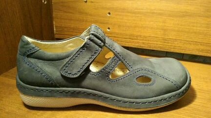 Ботинки для девочки новые