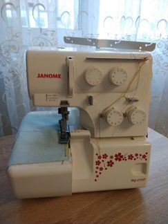 Оверлок janome новый, не пользованный