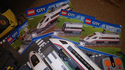 Lego электропоезд 60051 + доп. рельсы 7499 + 60238