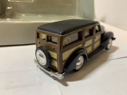 Ertl Ford Woody 1940 / Vintage Vehicles / 1:43