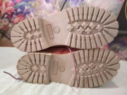 Ботинки Timberland 35размер цвет бабл гам