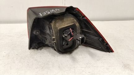 Фонарь задний левый наружный VW Golf 7