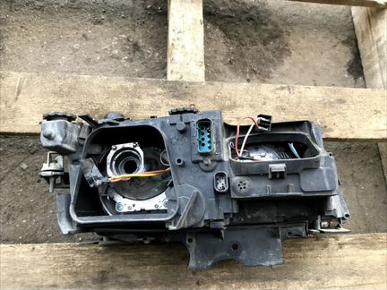 Фара головного света левая Bmw 735I E38 M62B35