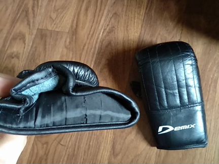Боксерские перчатки