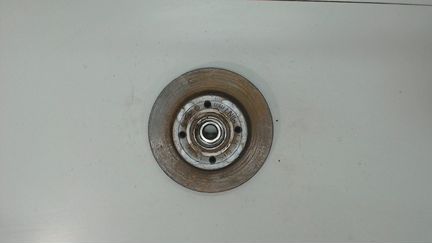 Ступица (кулак, цапфа) левая задняя Renault Megane