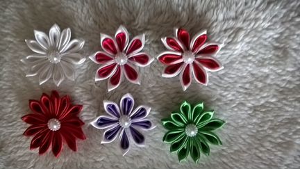 Цветы из атласа(канзаши)