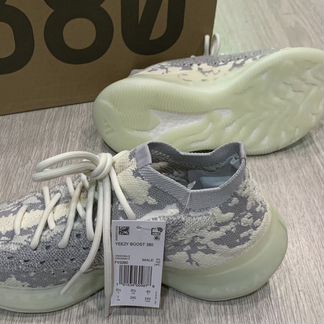 Кроссовки Yeezy