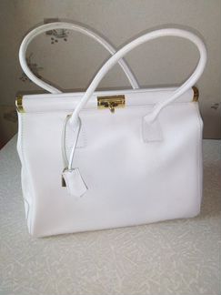 Белая кожаная сумка