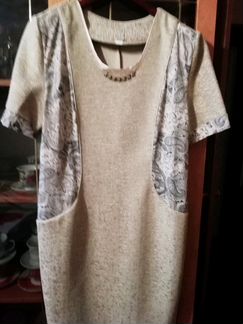 Платье скостьмом