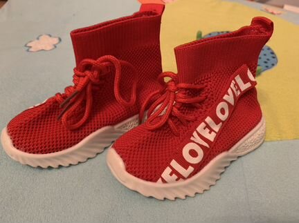 Продаю слипоны кроссовки детские