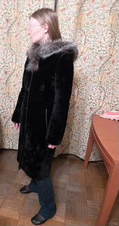 Шуба мутоновая р 44-46, с капюшоном
