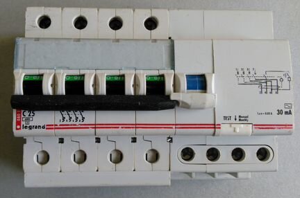 Legrand С25А 3-х фазный дифавтомат