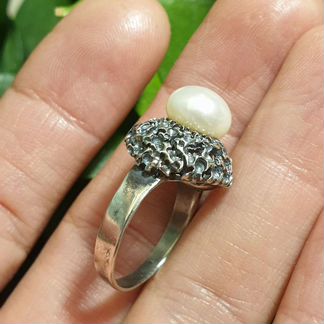 Серебряное кольцо с жемчугом