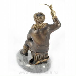 Бронзовая статуэтка 