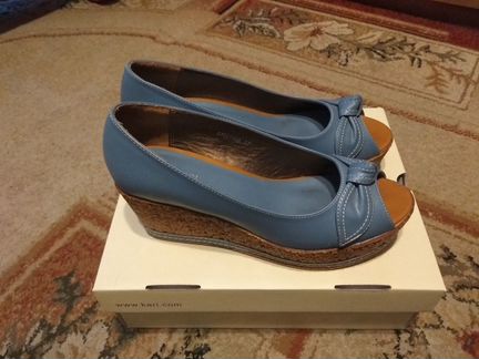 Продам босоножки