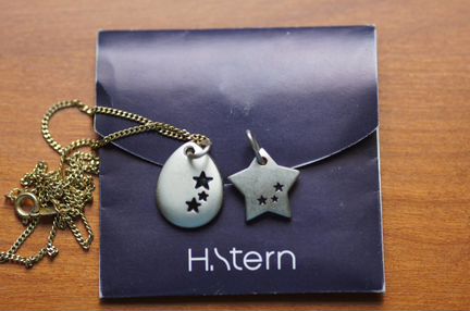 Кулоны H. Stern