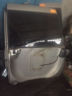 Дверь багажника Nissan Patrol Y61