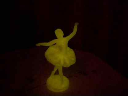 Люминофор фигурки. Фосфорный олень. Фосфорная фигурка. Фосфорная фигурка. Фосфорные фигурки в темноте.