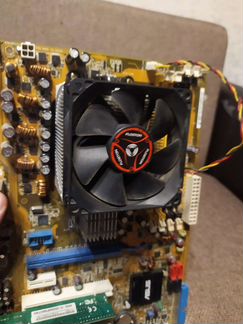 Материнска плата Asus с процесором AMD