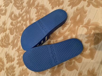 Шлепанцы Adidas новые