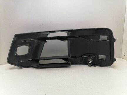 Решетка в бампер передняя правая Audi Q7 4M