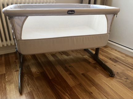 Кроватка chicco next2me