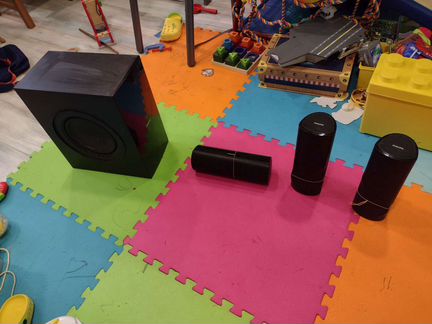Колонки от домашнего кинотеатра Philips HTS5591
