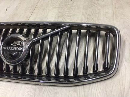Решетка радиатора Volvo Xc60