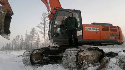 Машинист полноповоротного экскаватора