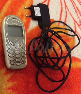 Телефон Siemens A52 и Nokia 6300
