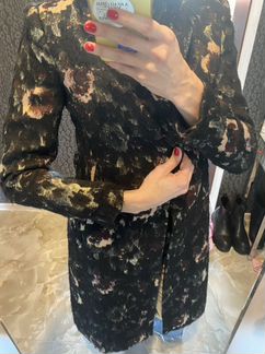 Пальто Zara, кофта Isabel Marant