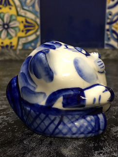 Сувенир гжель Котёнок с сосисками