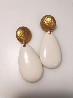 Украшения и бижутерия: серьги, кольцо, броши брасл