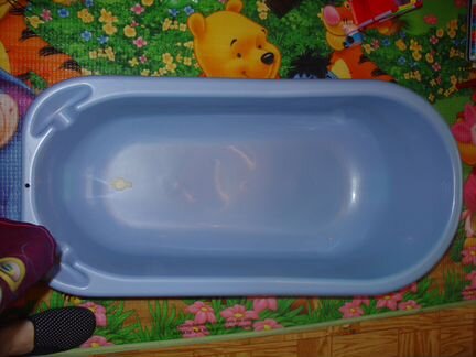 Глубокая детская ванночка со сливом