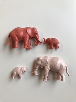 Семья слонов