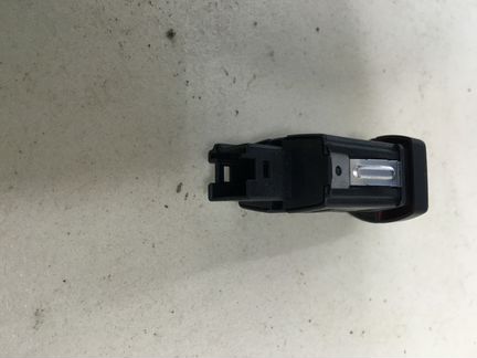 Кнопка цз аварийки BMW F12 F13 F06 F07 F10 F11 F01
