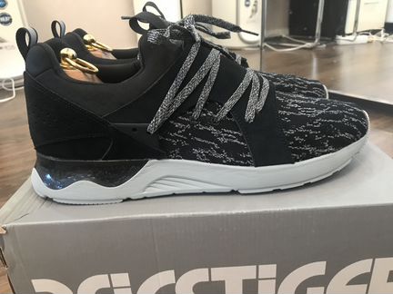 Кроссовки asics