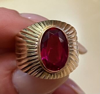 Золотое советское кольцо 583 с корундом рубина