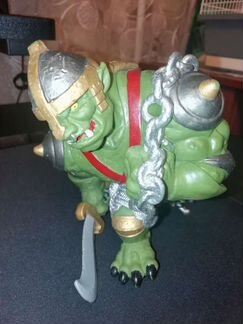 Фигурка зеленого монстра