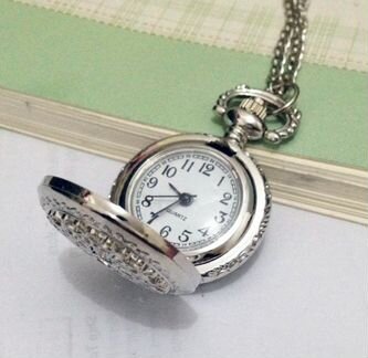 Часы-подвеска №3 Серебристая паутинка