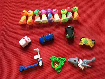 Игрушки из киндеров 28шт. и прыгуны 9шт