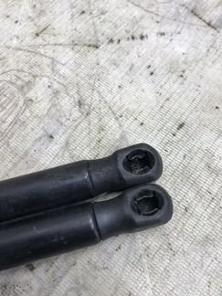 Амортизатор капота Мерседес w204