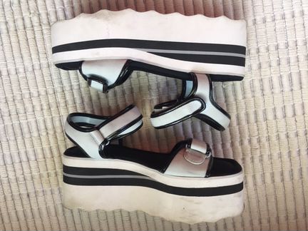 Стильные босоножки mango